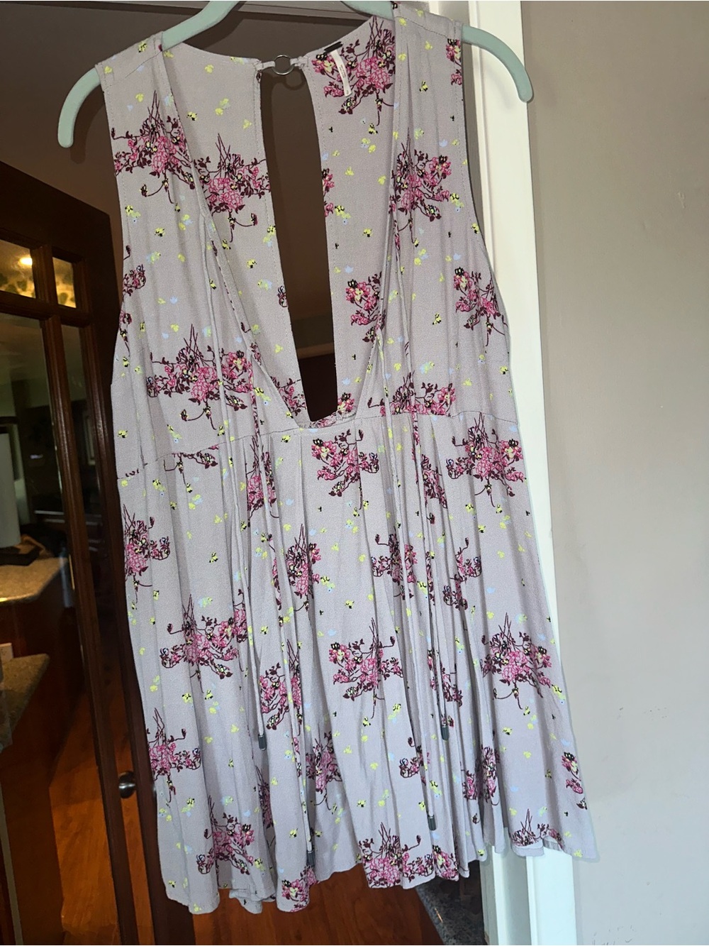 Free People Beautiful Floral Keyhole Back Sleeveless Mini. Flowy & Feminine.